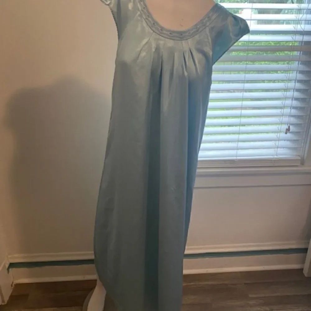 Oscar da la Renta for Nieman Marcus Green embellished nightgown, size S
